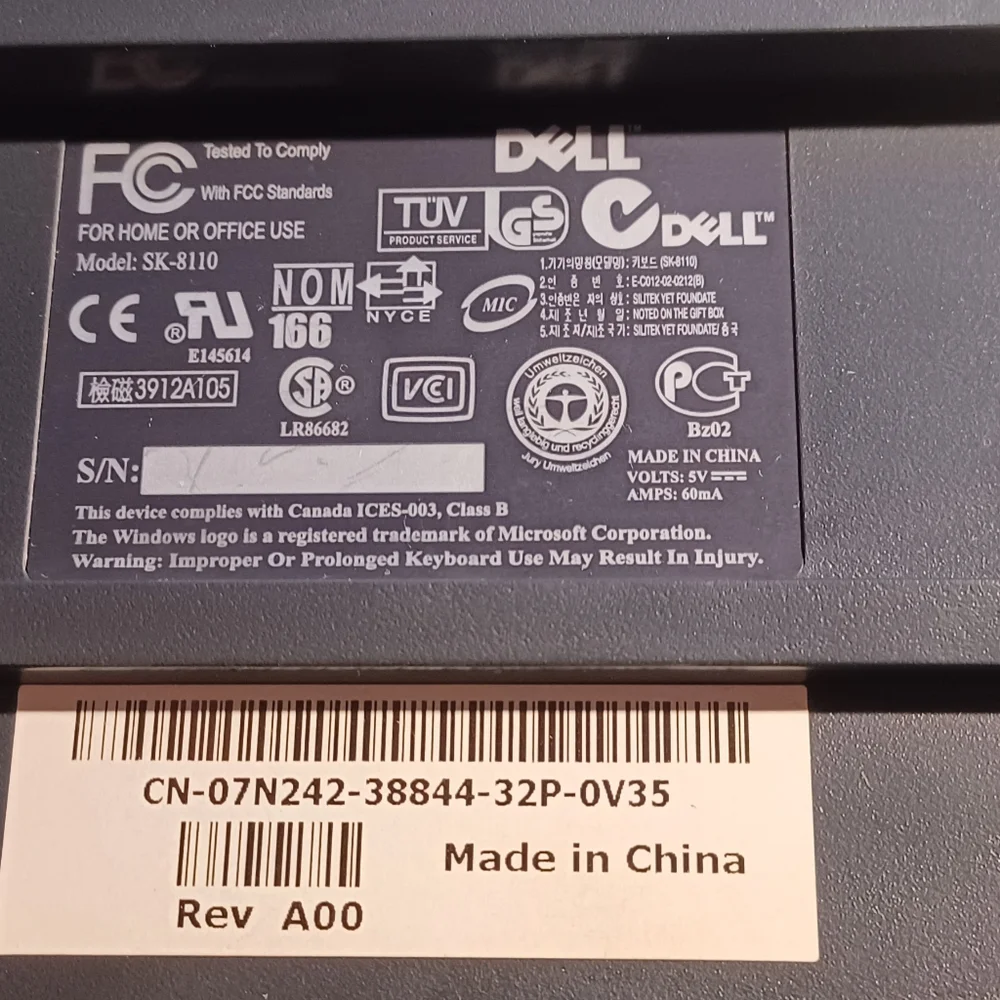 Dell computer model SK8110, black keyboard (Pre-owned) in like new condition.